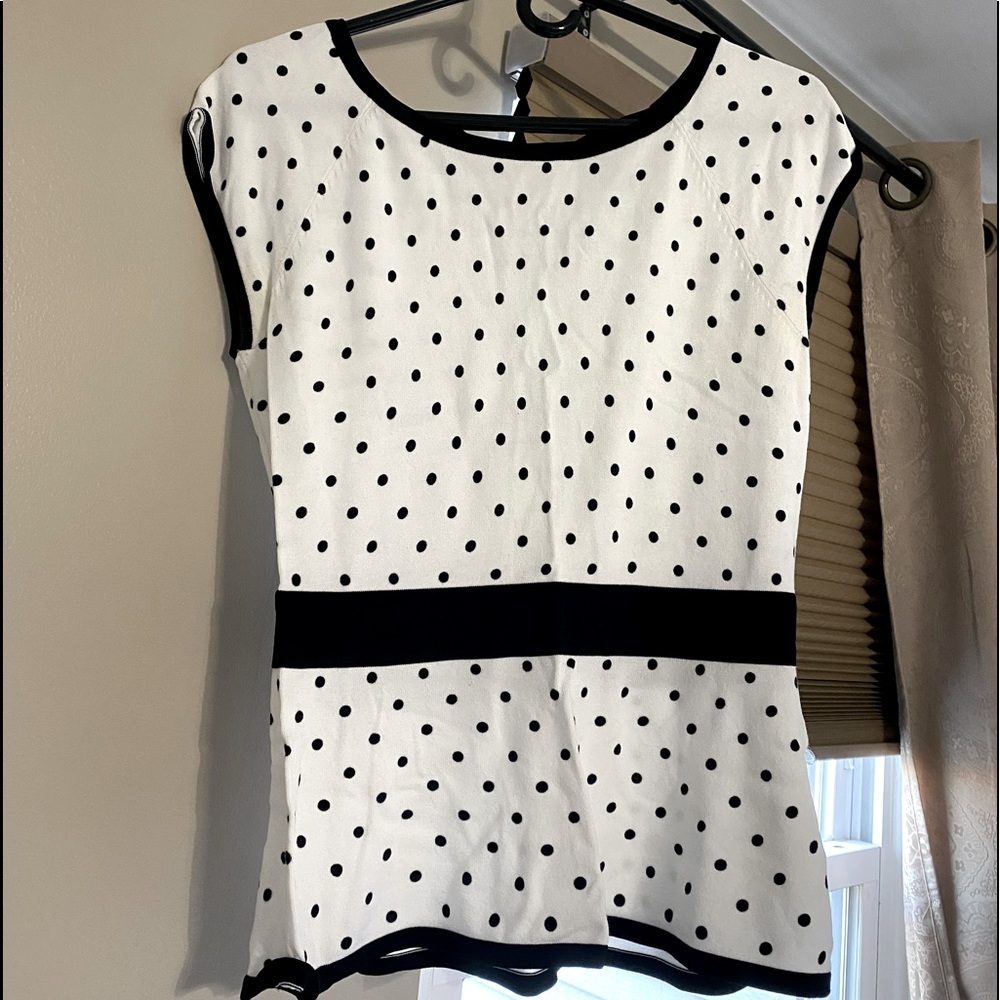 White House black market sleeveless poka dot top